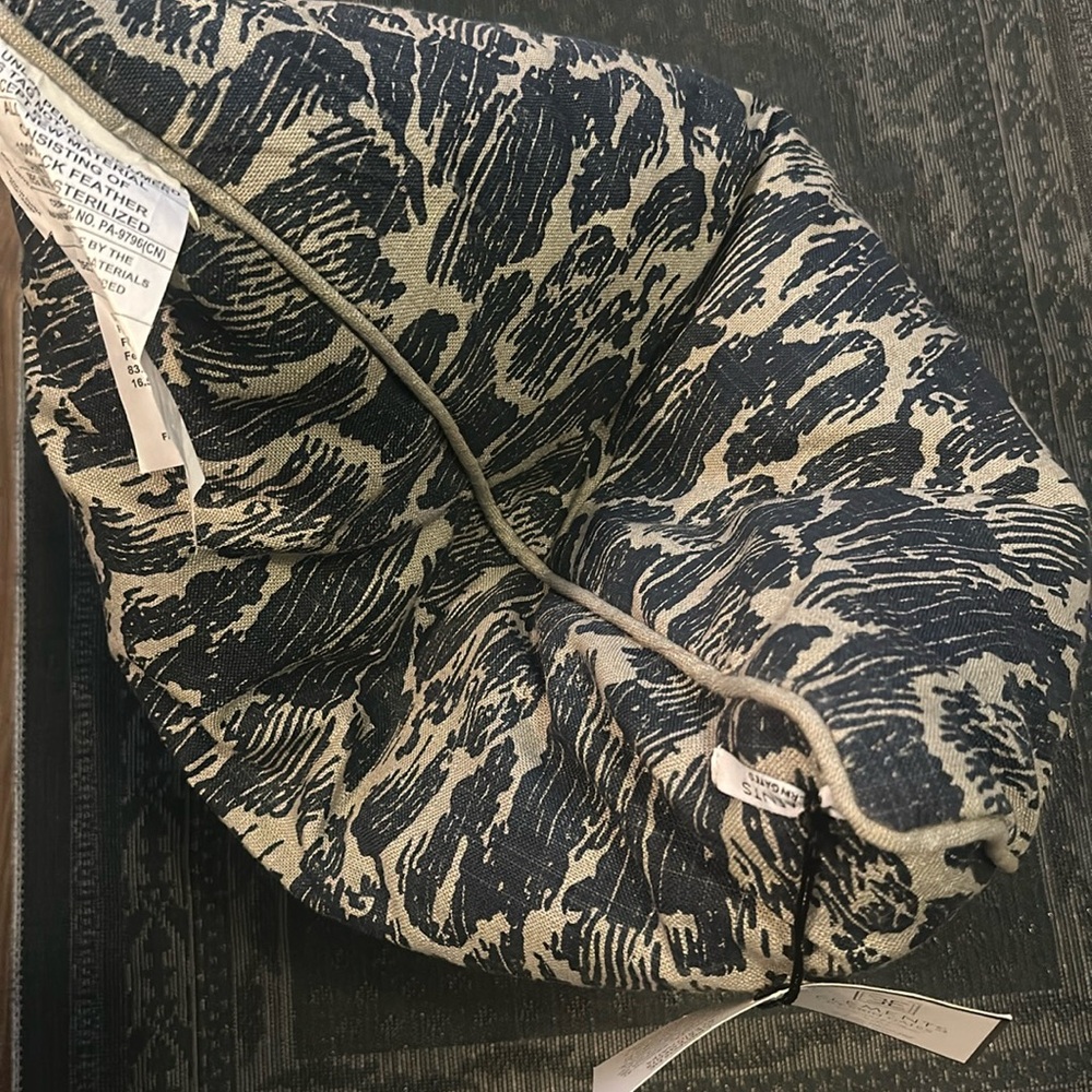 Éléments by Erin Gates décorative pillow